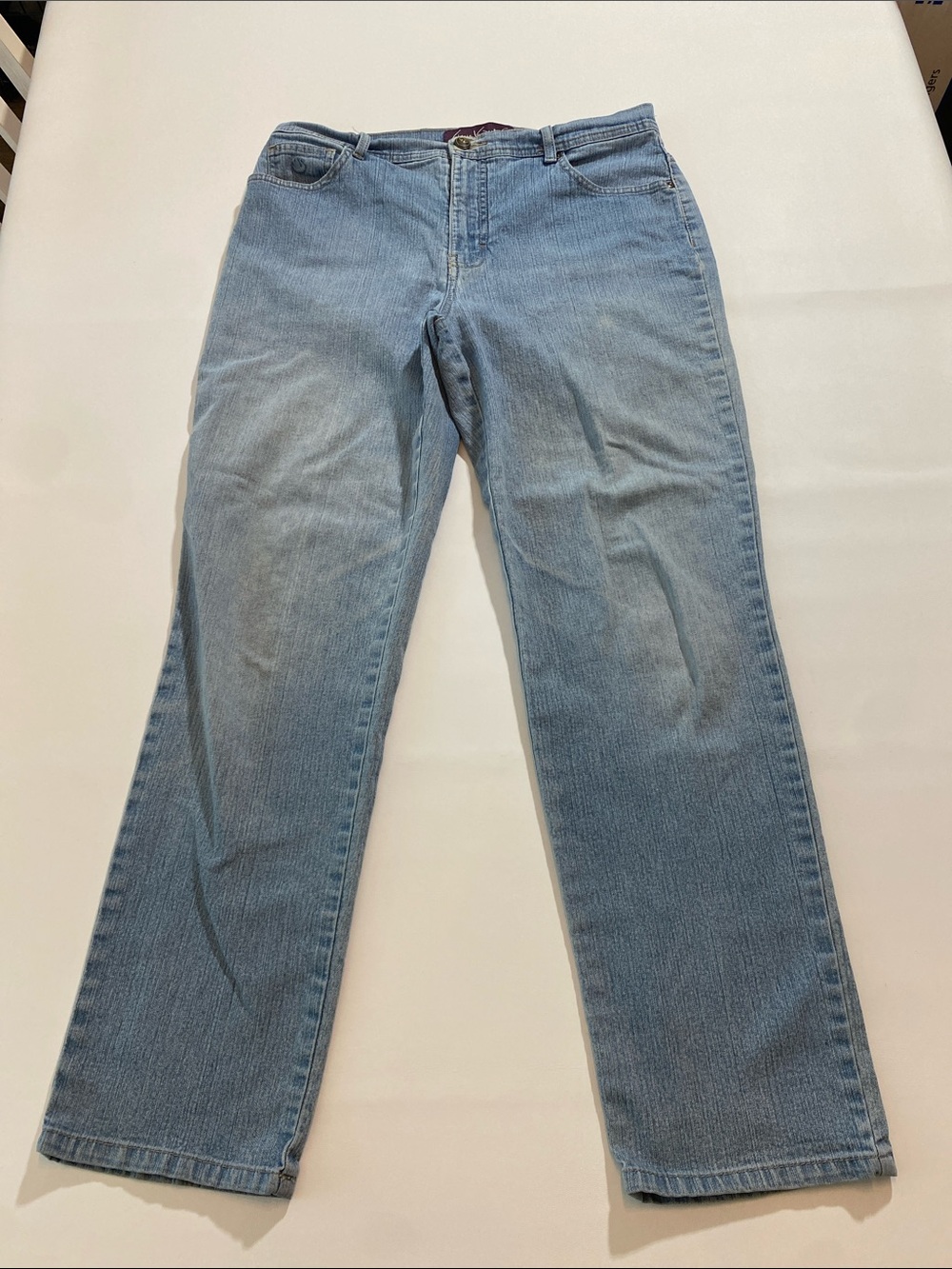 Gloria Vanderbilt Medium Light Blue Straight Leg Jeans